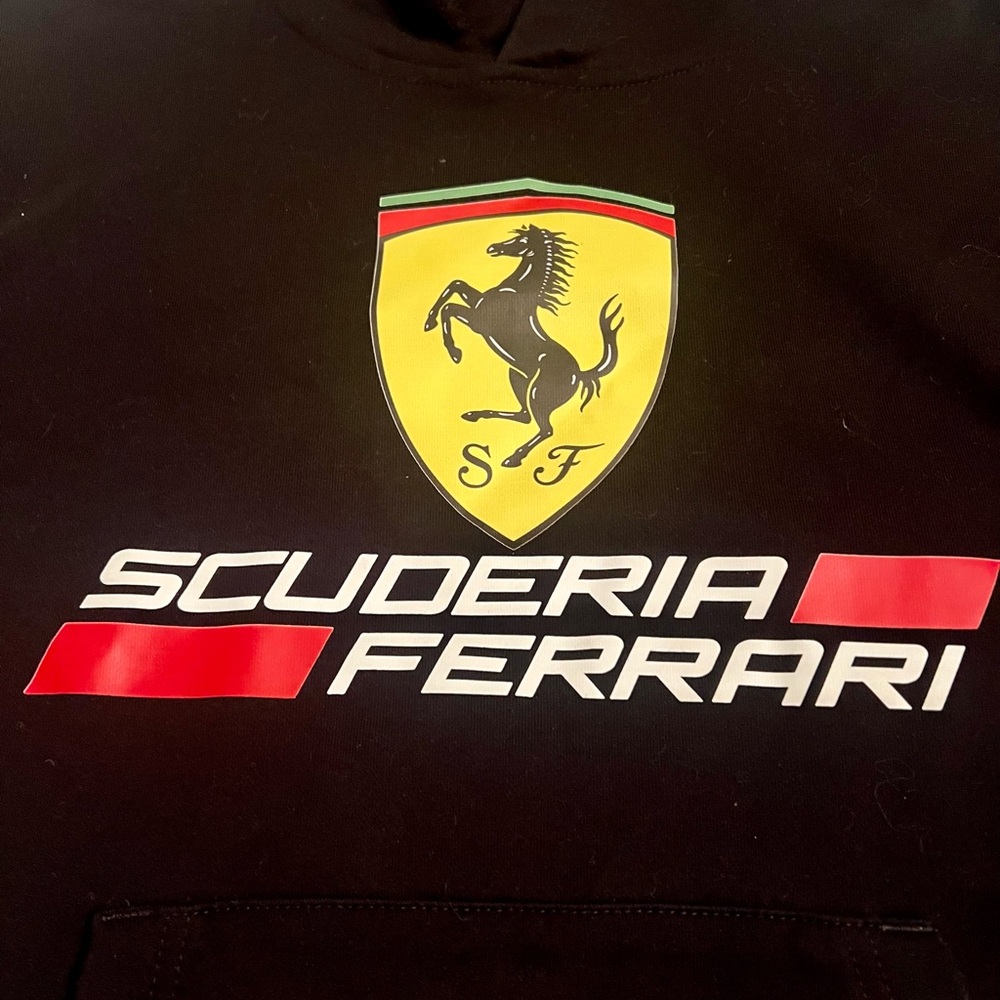 Scuderia Ferrari Black Hoodie Iconic Prancing Horse - Picture 2 of 2